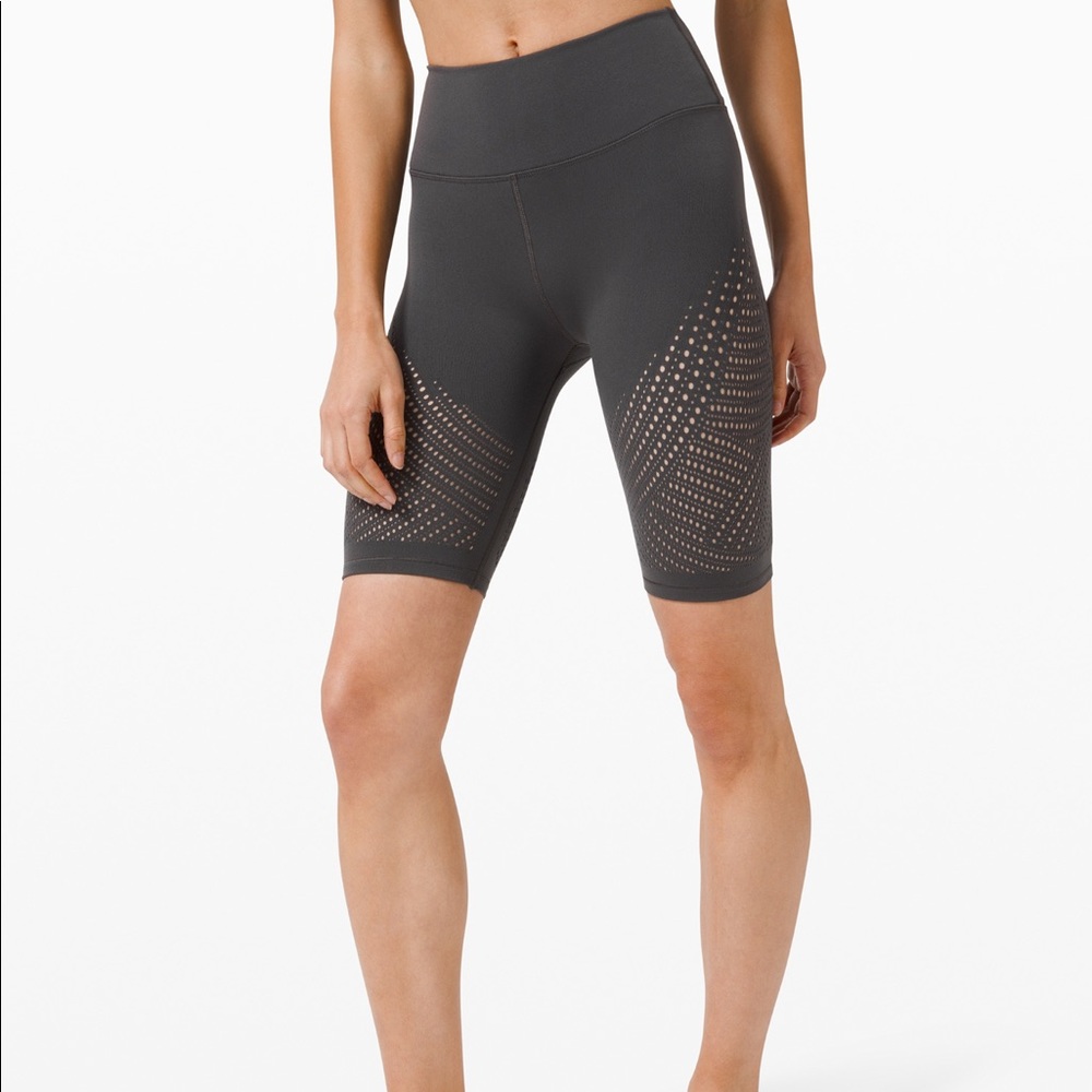 NWT Lululemon Reveal HR Short* Digi Rain